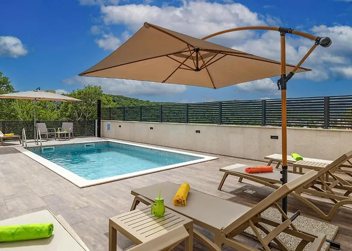 Gorgeous In * 诺维·维诺多尔斯基