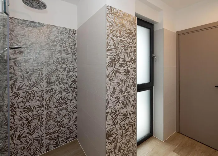 Gorgeous In * 诺维·维诺多尔斯基